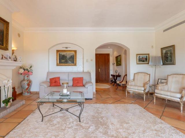 Exclusiva casa de 298 m2 en venta Elviria, España