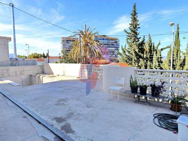 Exclusiva casa de 300 m2 en venta Alicante, España