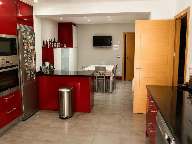 Exclusiva casa de 300 m2 en venta El Molar, España