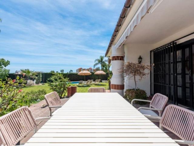 Exclusiva casa de 300 m2 en venta Estepona, España