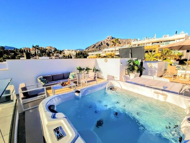 Exclusiva casa de 302 m2 en alquiler Marbella, España
