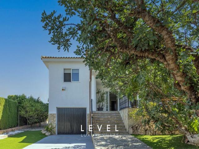 Exclusiva casa de 302 m2 en venta La Eliana, España