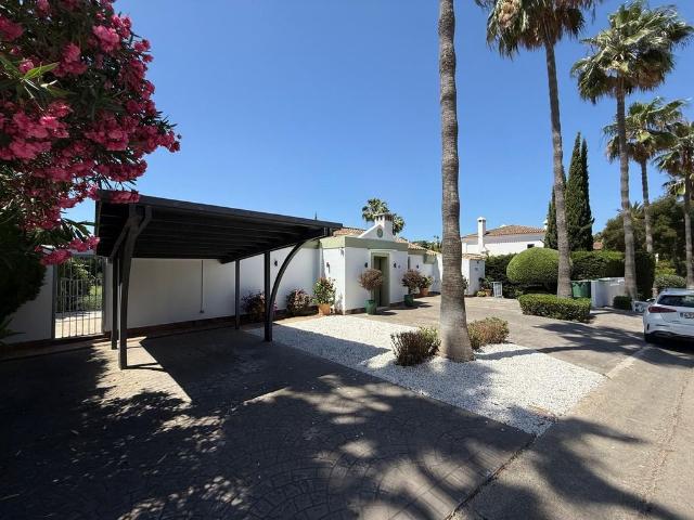 Exclusiva casa de 304 m2 en venta Sotogrande, Andalucía