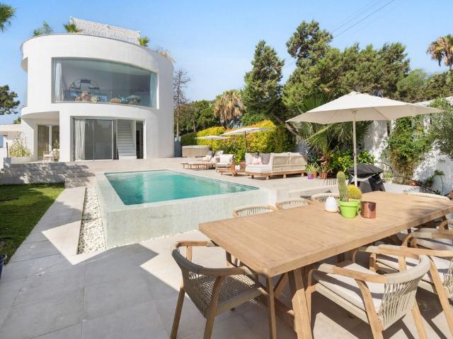 Exclusiva casa de 309 m2 en venta Marbesa, Marbella, Andalucía