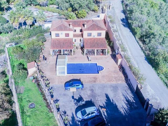 Exclusiva casa de 315 m2 en venta Estepona, España