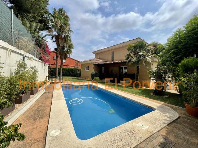 Exclusiva casa de 317 m2 en venta Torrente, Comunidad Valenciana