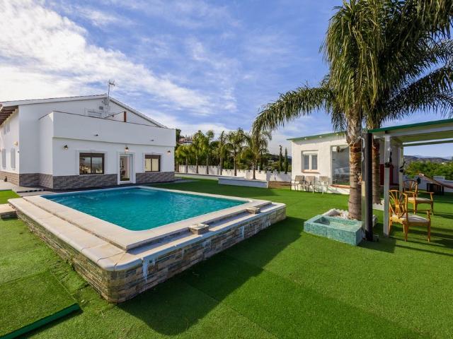 Exclusiva casa de 336 m2 en venta Alhaurín el Grande, Andalucía