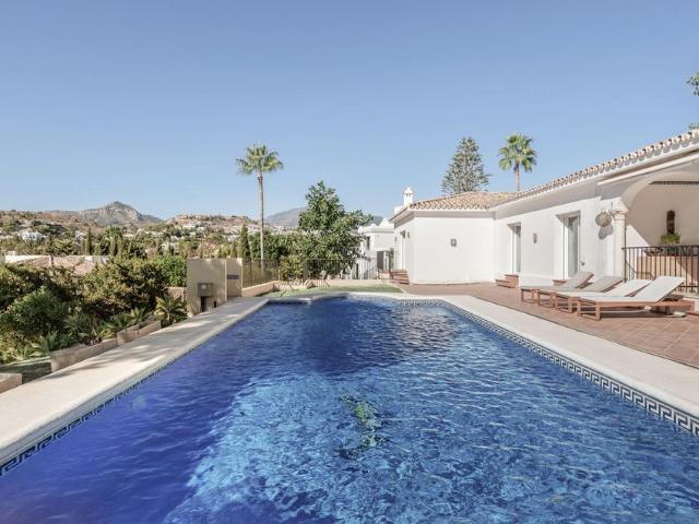 Exclusiva casa de 341 m2 en venta Estepona, España