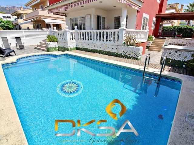 Exclusiva casa de 361 m2 en venta Benicásim, España
