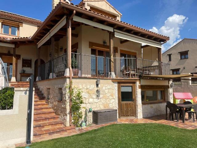 Exclusiva casa de 396 m2 en venta La Lastrilla, Castilla y León