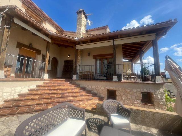 Exclusiva casa de 396 m2 en venta La Lastrilla, Castilla y León