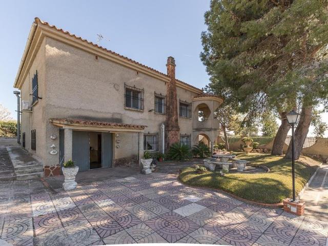 Exclusiva casa de 399 m2 en venta Puebla de Vallbona, España