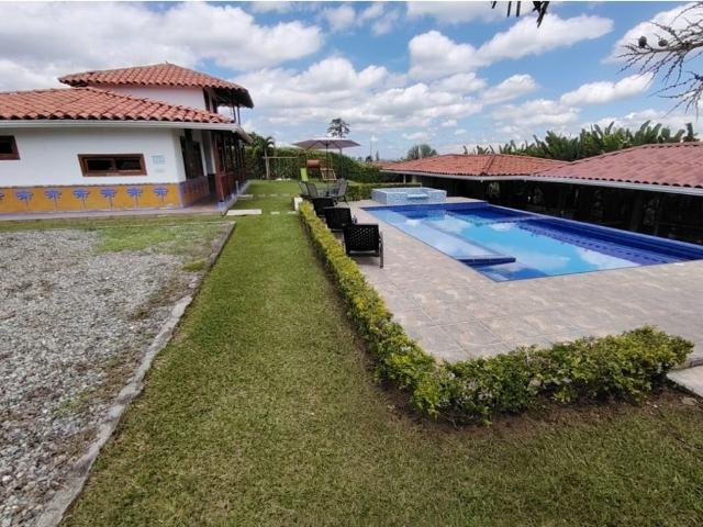 Casa de campo de alto standing de 4 dormitorios en alquiler Montenegro, Colombia