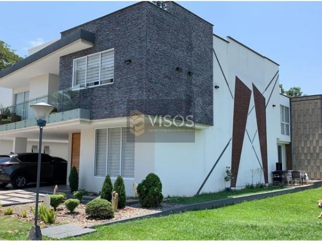 EXCLUSIVA CASA DE LUJO EN CONJUNTO RESIDENCIAL EN CARTAGO VALLE