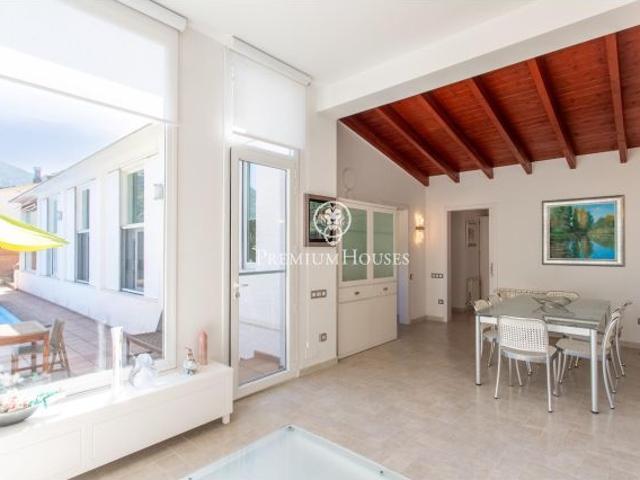 Exclusiva casa en una planta con piscina y gran privacidad en venta en Argentona