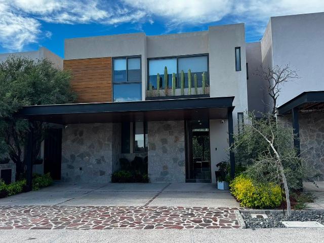 Exclusiva casa en venta y renta Altozano Qro