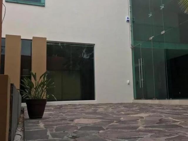 Exclusiva Casa en Venta en Villas de Irapuato, a campo de golf