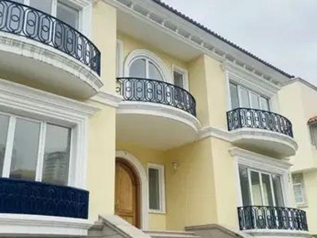 Exclusiva Casa En Venta En Interlomas En Cerrada Con Vigilancia