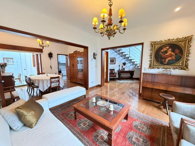 EXCLUSIVA CASA EN VENTA EN MIRAFLORES, SAN ANTONIO