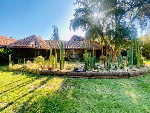 Exclusiva casa en venta en Pirque, sector El Cruceral | 9 dormitorios por 15200.00 en Pirque