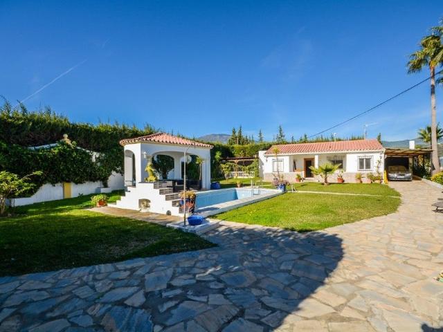 Casa de alto standing en venta Estepona, España