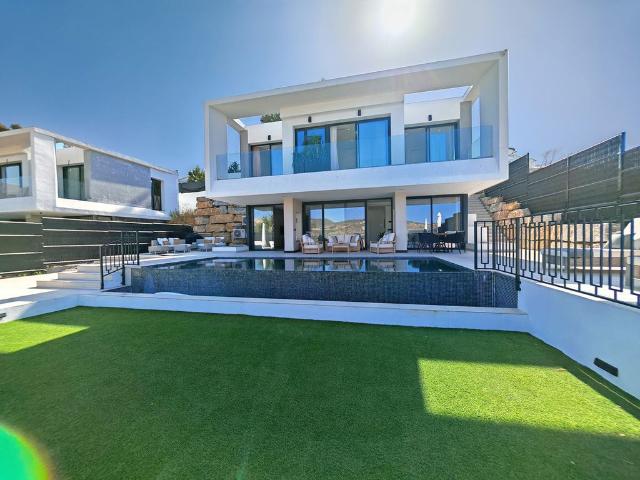 Exclusiva casa de 316 m2 en venta Estepona, España