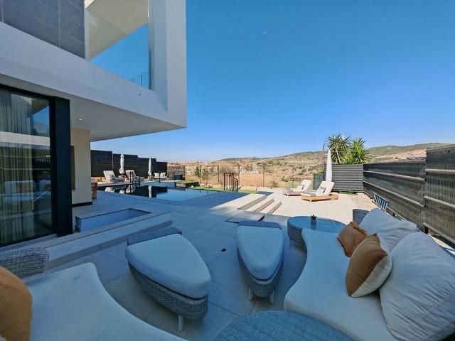 Exclusiva casa de 316 m2 en venta Estepona, España