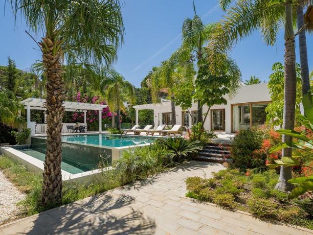 Casa de 433 m2 en venta Las Brisas, Marbella, Andalucía