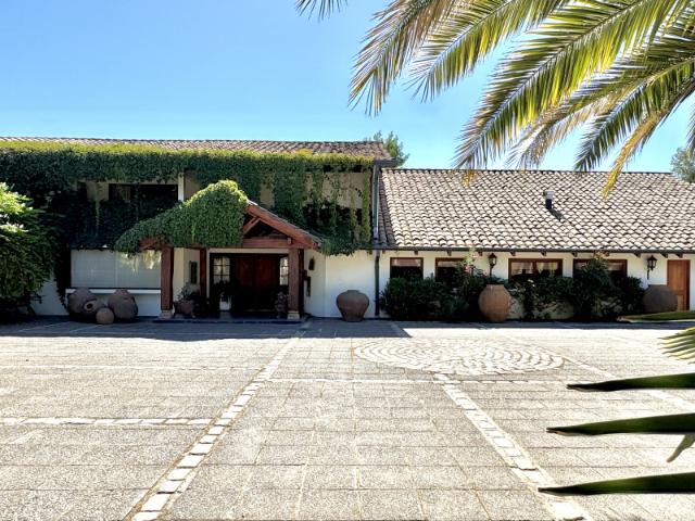 EXCLUSIVA CASA EN VENTA LOTEO PRIVADO