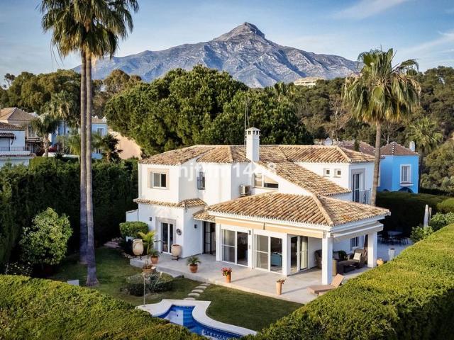 Exclusiva casa en venta Nueva Andalucia, España