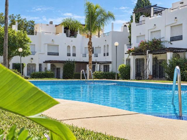 Exclusiva casa en venta Nueva Andalucia, España