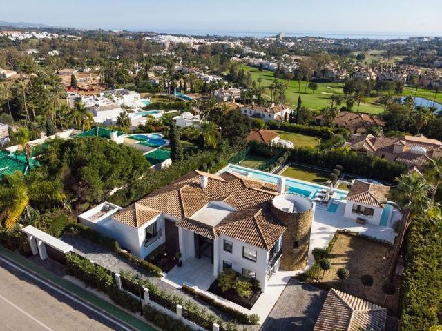 Exclusiva casa en venta Nueva Andalucia, España