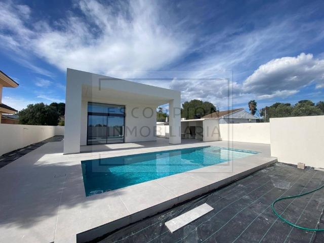 Exclusiva casa de 236 m2 en venta Puebla de Vallbona, Comunidad Valenciana
