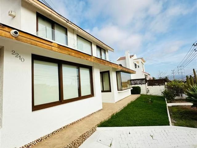 Exclusiva Casa en Venta San Joaquín. Lujo, Espacios, Calidad | 3 dormitorios por 16900.00 en La Serena
