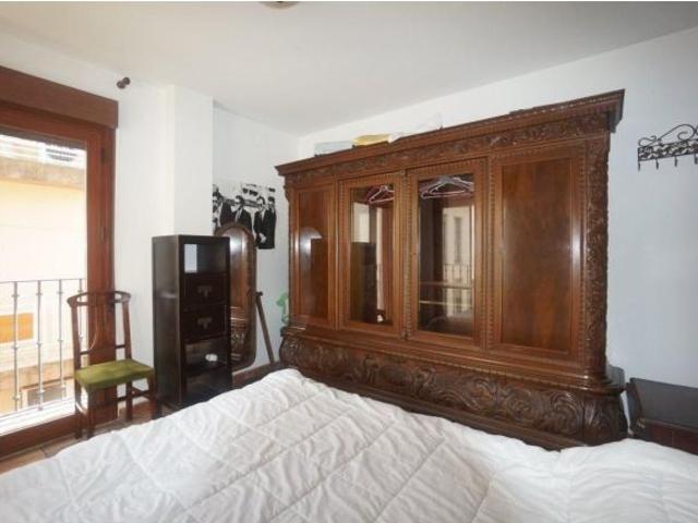 Exclusiva casa en alquiler en el corazón de Granada – Espacio, confort y ubicación inmejorable