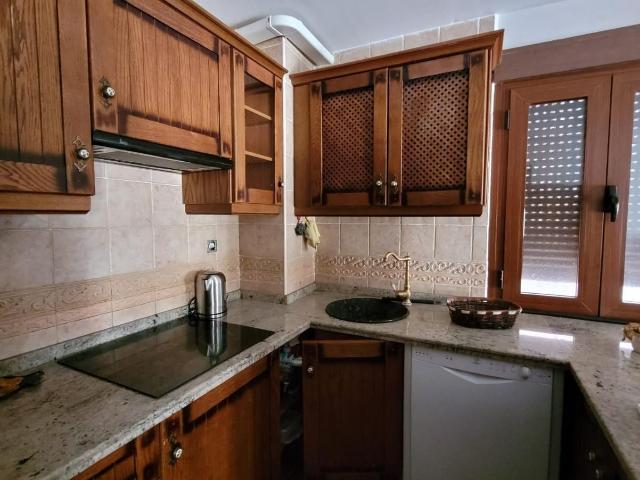 Exclusiva casa en alquiler en el corazón de Granada – Espacio, confort y ubicación inmejorable