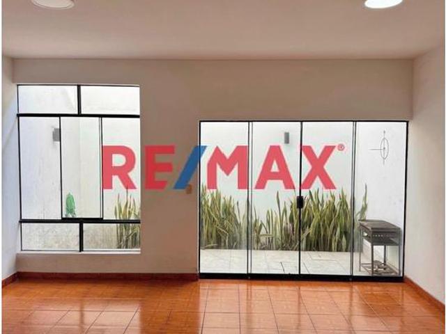 Exclusiva Casa En Condominio Privado De Solo 6 Casas / A Pasos De La Rambla Y Estacion La Cultura