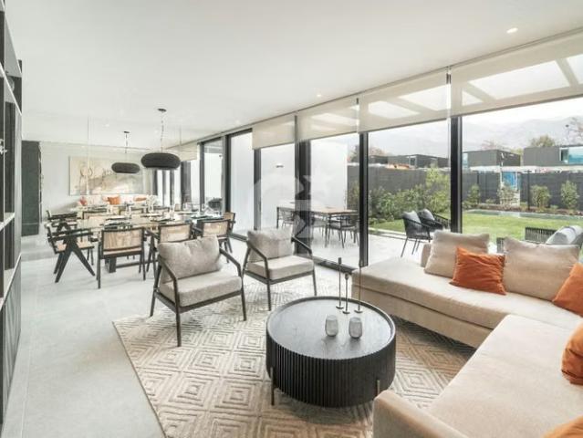 Exclusiva Casa en Condominio | 5 dormitorios por 29540.00 en Las Condes