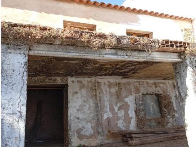 Exclusiva casa en el centro de Corteconcepción para reformar