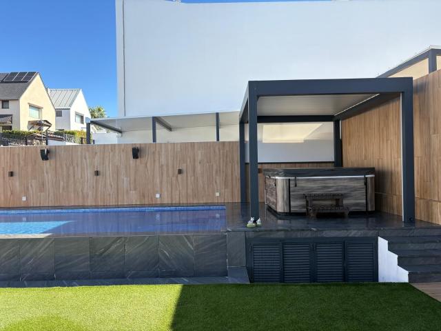Exclusiva casa en Loma Verde