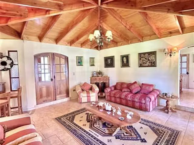 Exclusiva casa en Los Villares a 5 min del centro 4D 4B | 4 dormitorios por 13000.00 en Los Andes