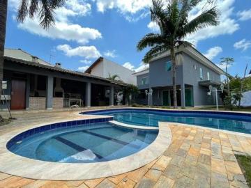 EXCLUSIVA! Casa Excelente, Dentro de Condomínio, 6 Quartos, Lazer Completo, Lote de 800m² na Rua 08