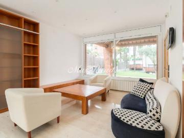 Exclusiva casa independiente con piscina y jardín en Sant Just Desvern 454m²
