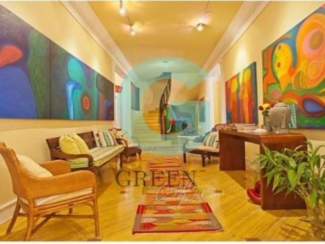 Exclusiva casa na chácara flora. 3.376m² de terreno e mais de 1.100m² úteis. Segurança e luxo, em um