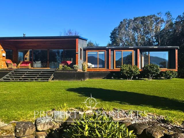 Exclusiva casa orilla de lago en el mejor sector de Panguipulli