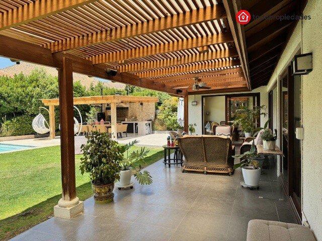 Exclusiva Casa Remodelada en Condominio Chamisero