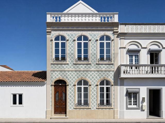 Exclusiva Casa Senhorial no Alentejo: Traça Tradicional, Elegância e Espaços Exteriores Únicos