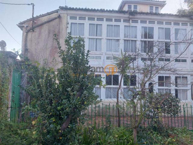 Exclusiva Casa Señorial con Finca de 4.500 m² en Vilagarcía de Arousa