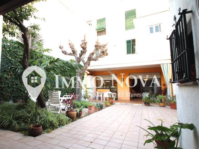 Exclusiva casa señorial de 300 m² con patio, garaje en pleno centro