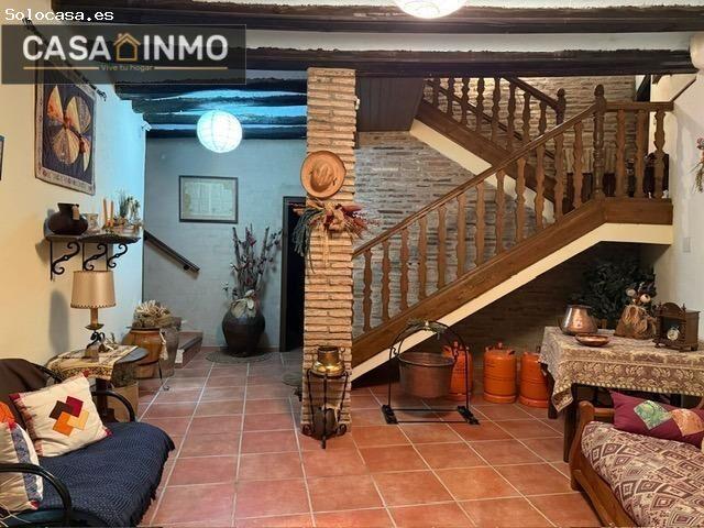 Exclusiva Casa Señorial de 380 m2 con Garaje Triple y Terrazas Panorámicas en Alquézar